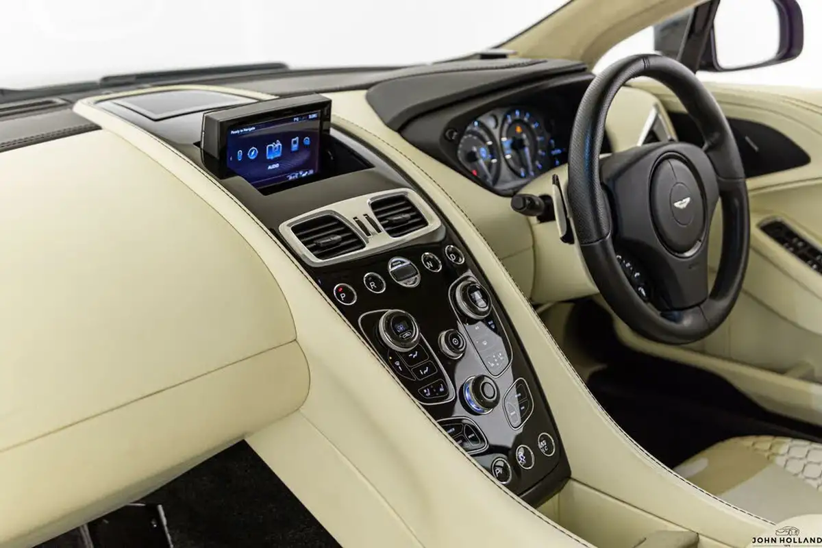 2014-aston-martin-vanquish-59-big-23