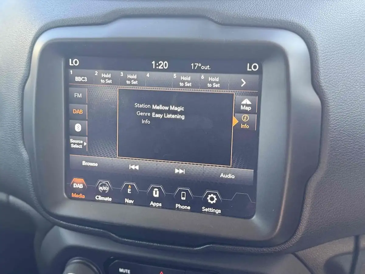 2020-jeep-renegade-10-gse-night-eagle-big-29