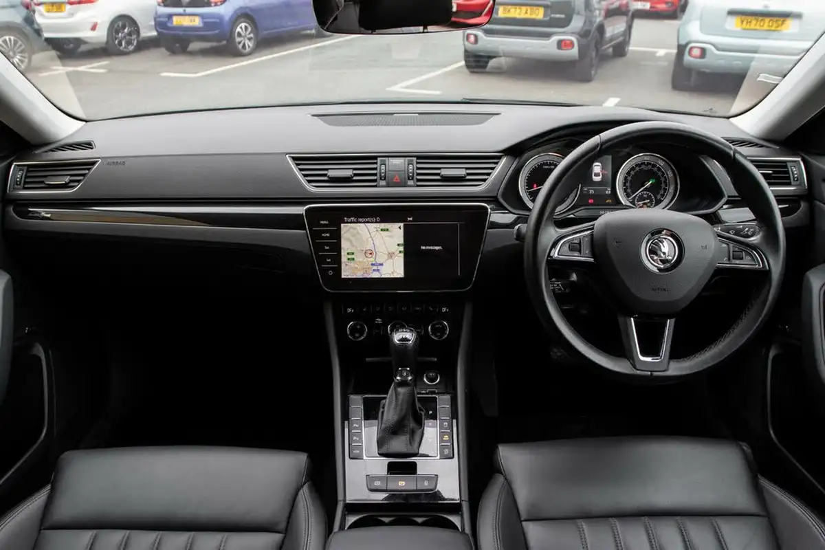 2018-skoda-superb-20-tsi-laurin-klement-280ps-4x4-ss-hatchback-big-3