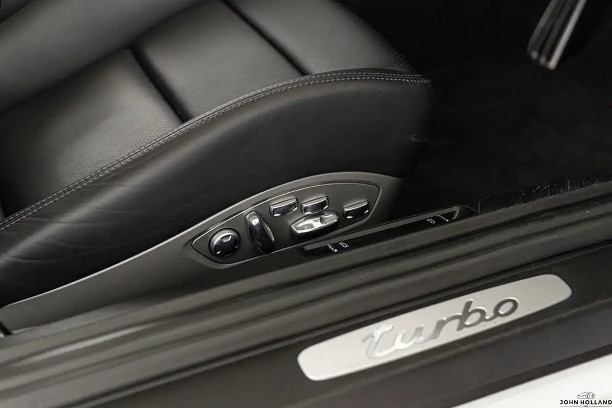 2015-porsche-911-38-turbo-coupe-big-33