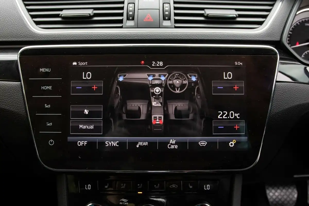 2018-skoda-superb-20-tsi-laurin-klement-280ps-4x4-ss-hatchback-big-27