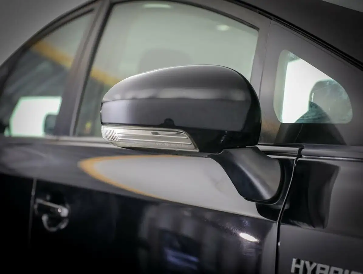 2019-toyota-prius-18-vvt-i-icon-ss-big-11