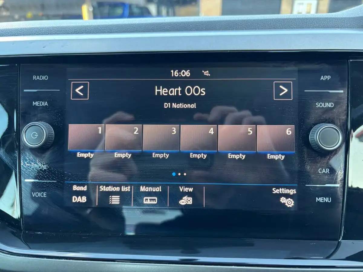 2018-volkswagen-polo-10-tsi-se-big-21