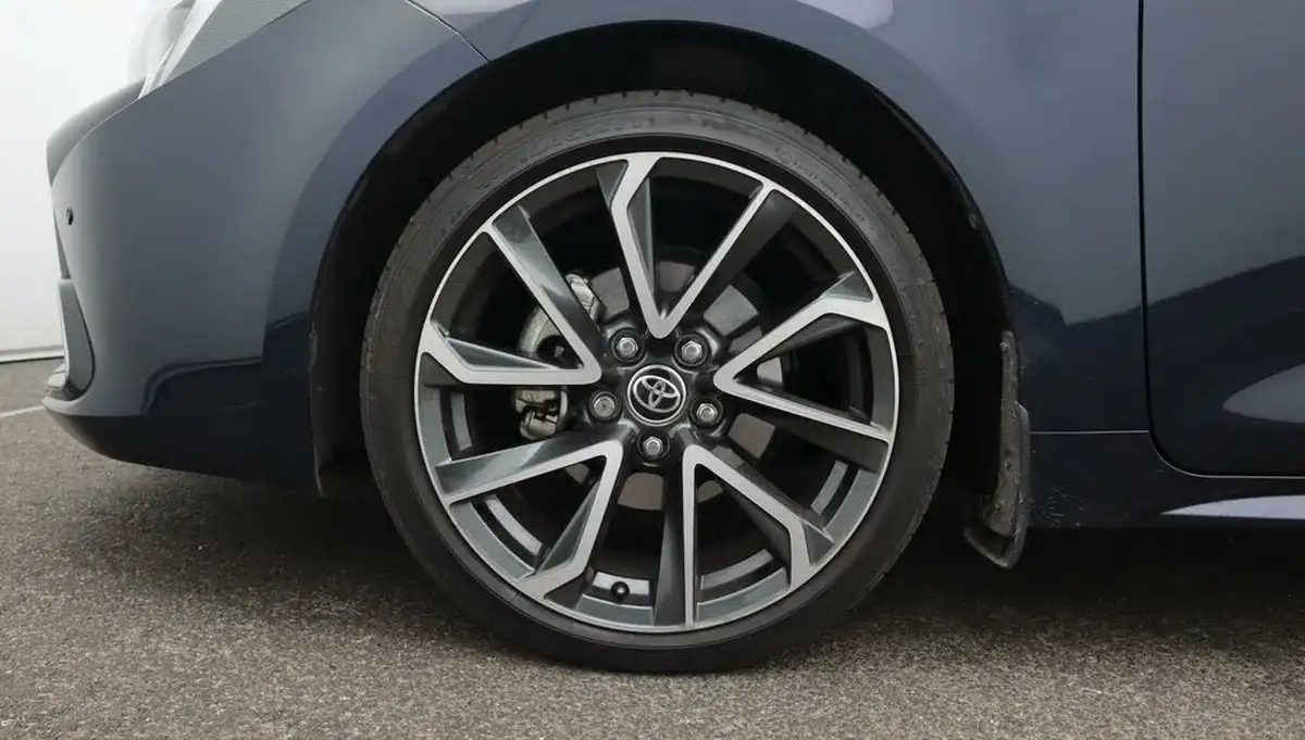 2023-toyota-corolla-18-vvt-i-excel-138bhp-hatchback-big-18