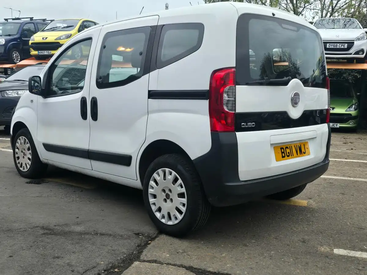 2011-fiat-qubo-big-6