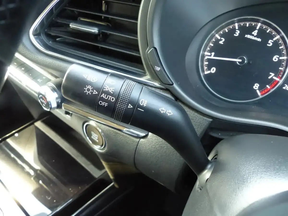 2022-mazda-cx-30-20-e-skyactiv-x-sport-lux-big-16