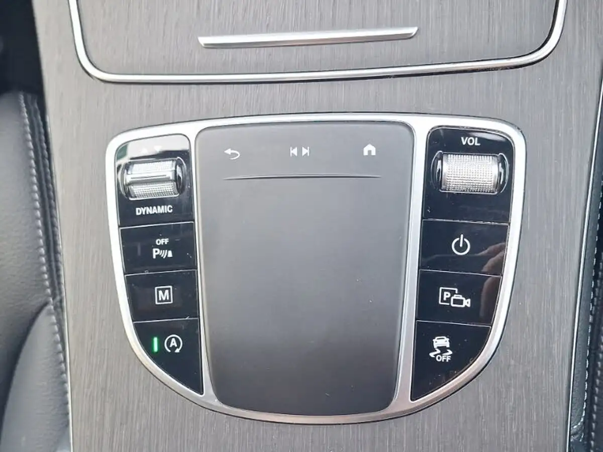 2021-mercedes-benz-glc-class-20d-glc220d-amg-line-station-wagon-5d-1950cc-4matic-plus-big-11
