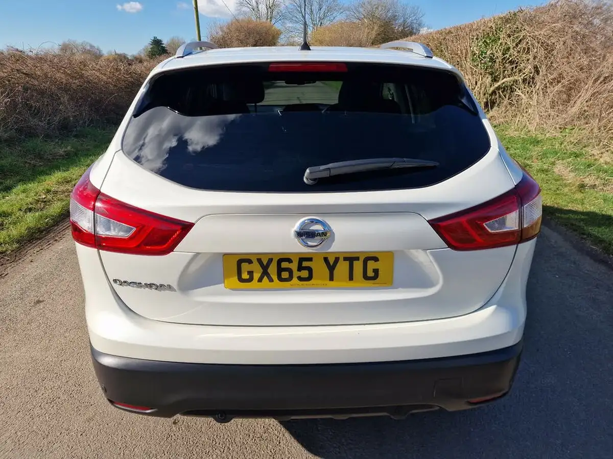 2015-nissan-qashqai-12-n-tec-big-6