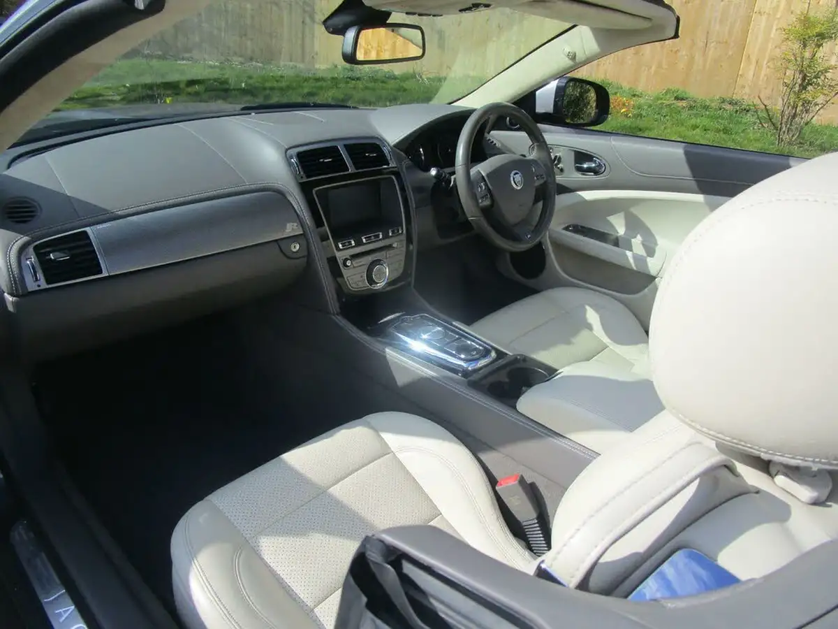 2011-jaguar-xkr-50-convertible-auto-big-18