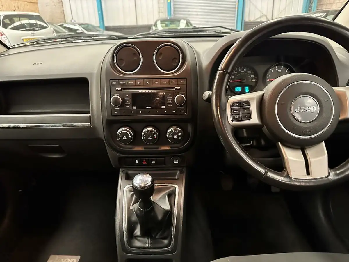 2012-jeep-compass-20-sport-big-14