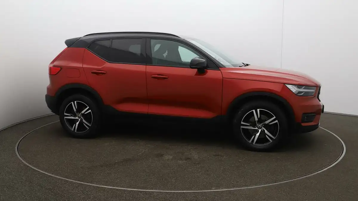 2019-volvo-xc40-20-t4-r-design-awd-big-46