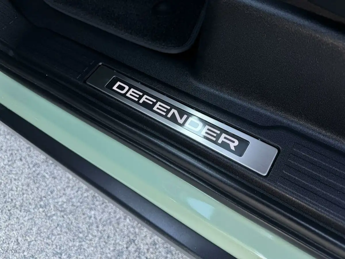 2023-land-rover-90-defender-30-d300-75th-edition-big-61