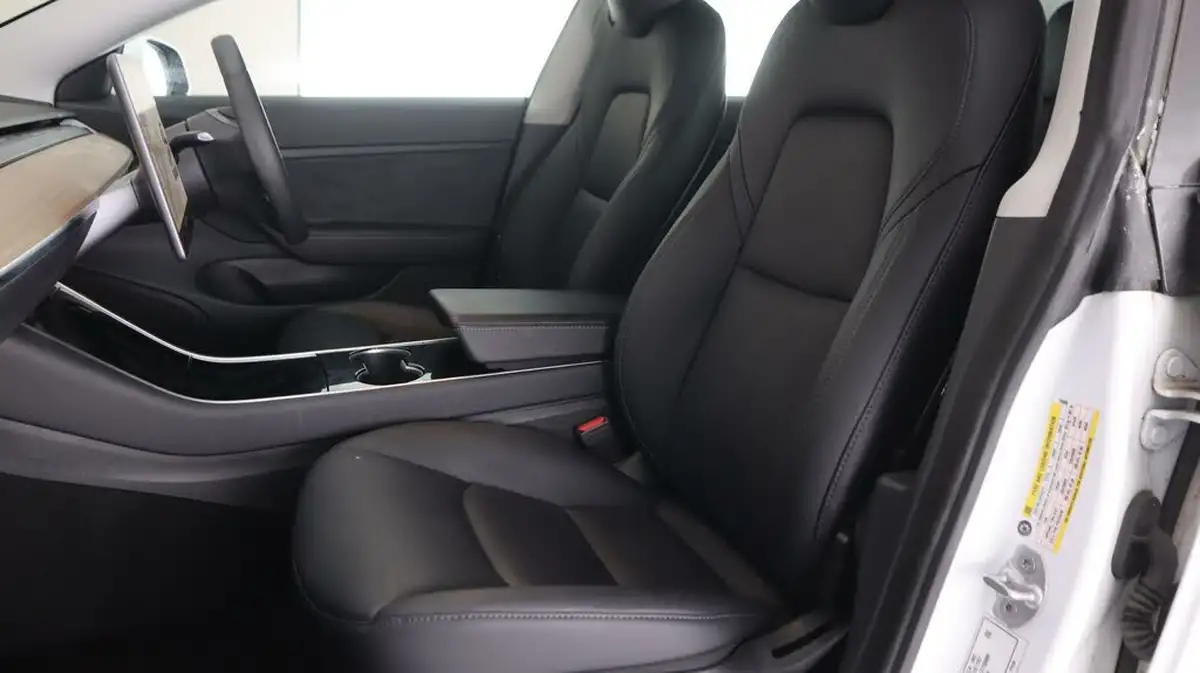 2020-tesla-model-3-e-performance-big-14