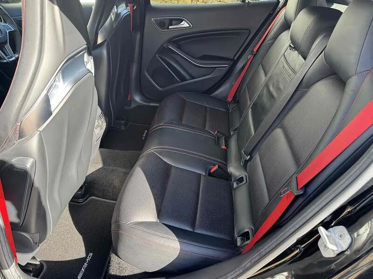 2015-mercedes-benz-gla-class-20-amg-big-56