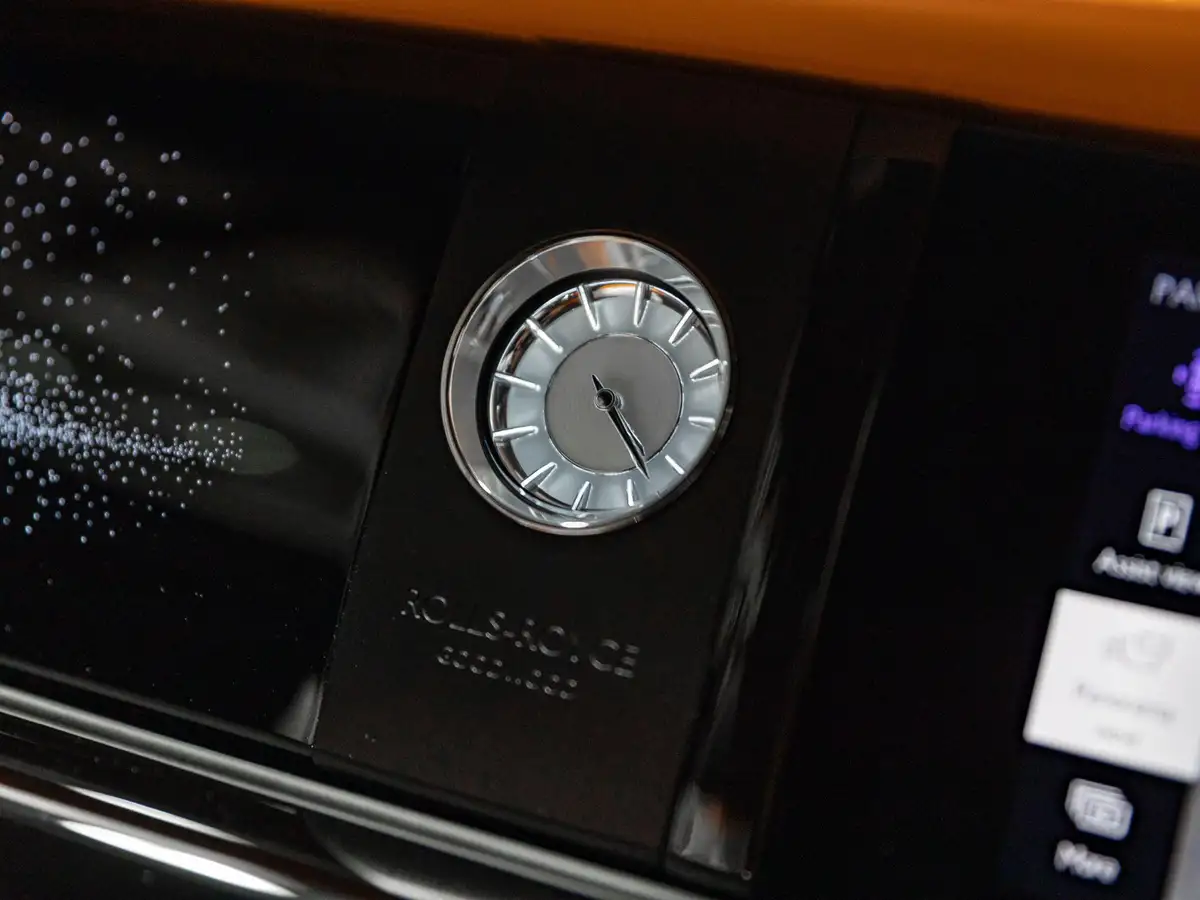 2023-rolls-royce-spectre-e-big-16