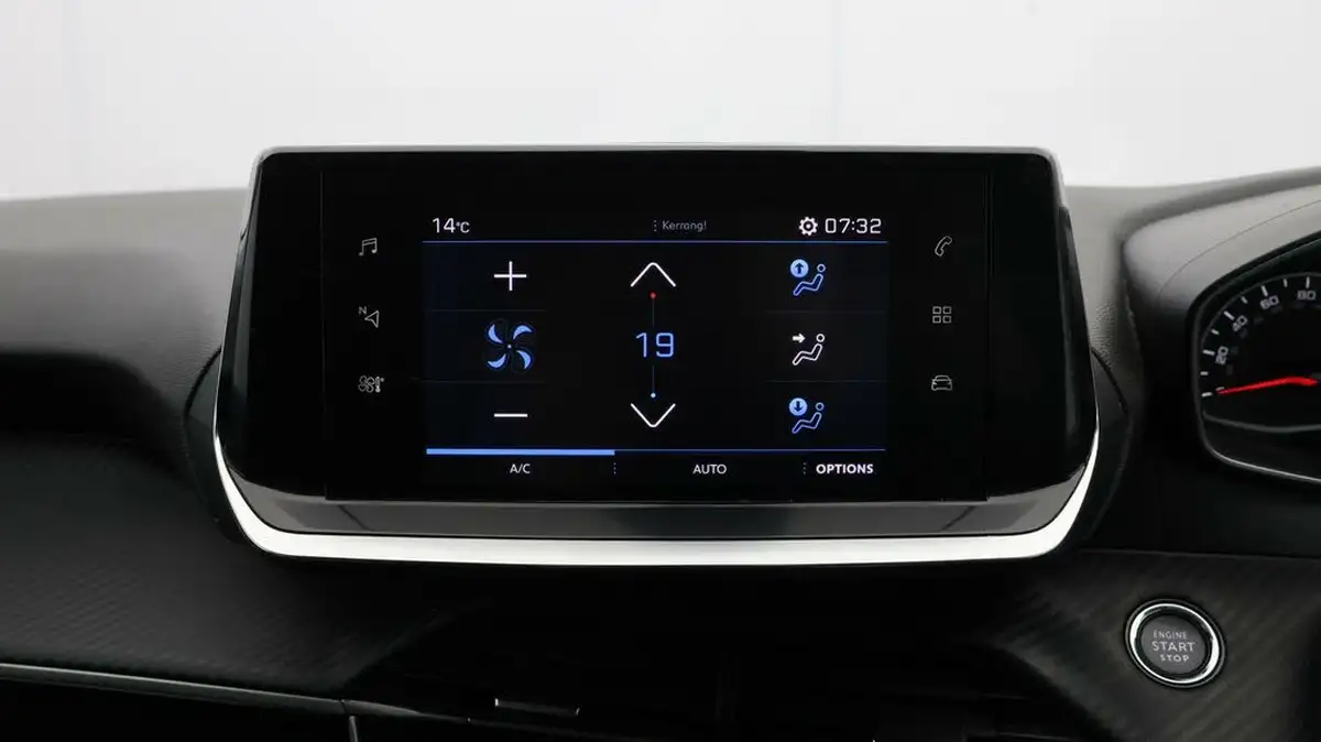 2021-peugeot-208-12-puretech-allure-100bhp-big-11