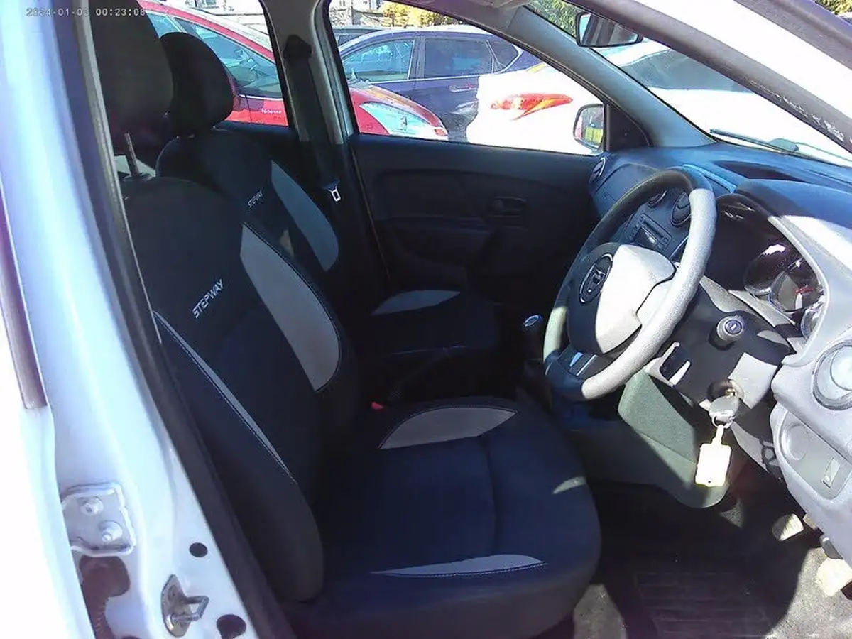 2014-dacia-sandero-stepway-09-ambiance-big-6