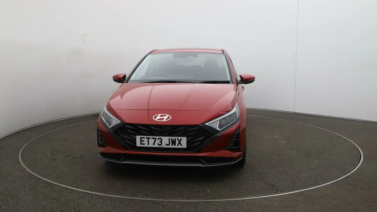 2024-hyundai-i20-10-t-gdi-premium-two-tone-roof-big-37