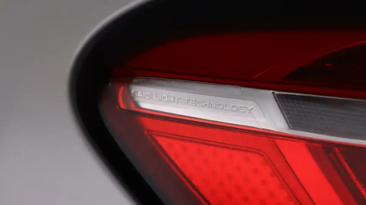 2022-mg-hs-15t-gdi-exclusive-162ps-big-20