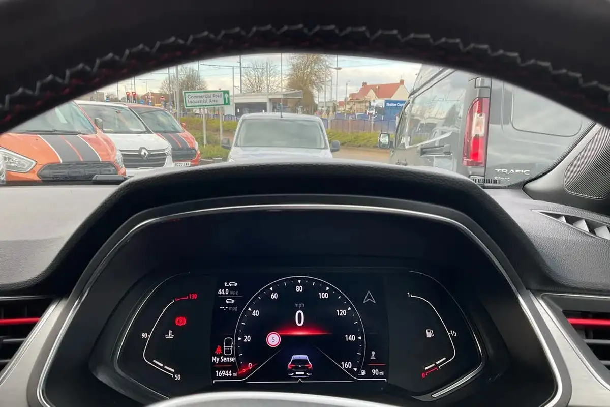 2022-renault-captur-13-tce-rs-line-big-10