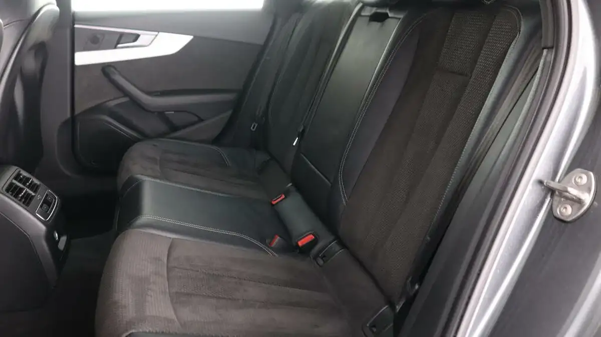 2018-audi-a4-avant-14-tfsi-s-line-tronic-big-16