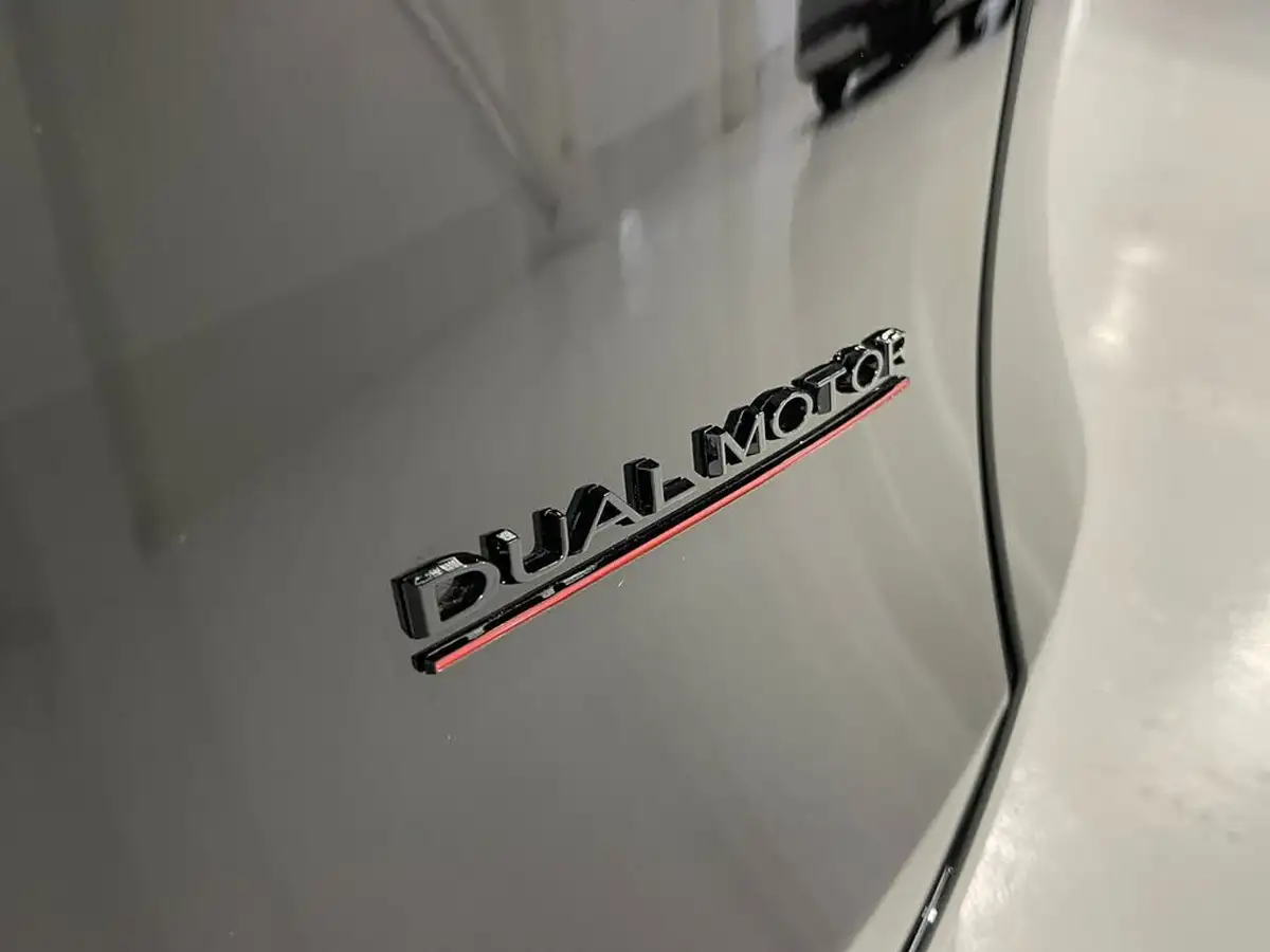 2023-tesla-model-y-e-performance-big-14