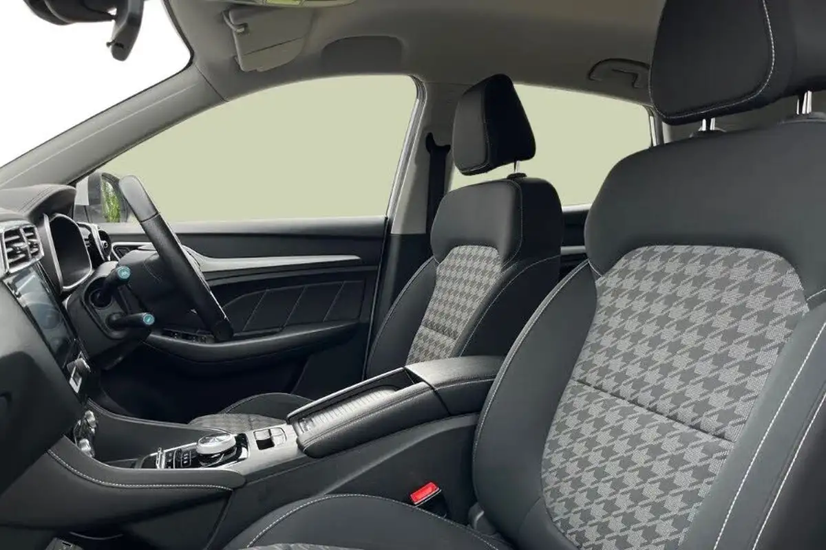 2020-mg-zs-suv-e-excite-ev-big-8