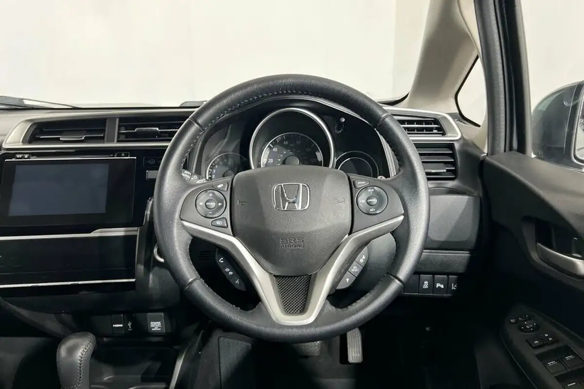 2020-honda-jazz-13-i-vtec-ex-navi-cvt-big-22