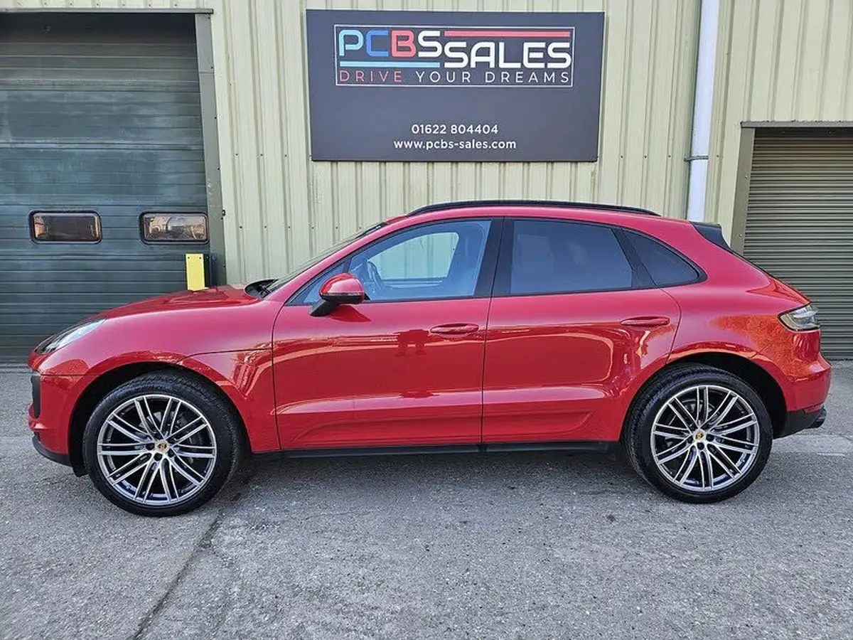 2018-porsche-macan-big-2