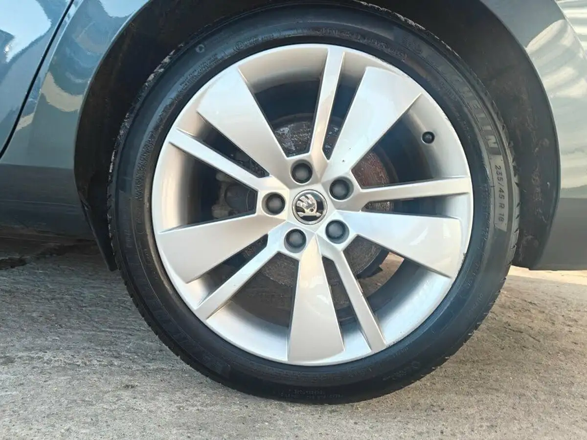 2020-skoda-superb-14-tsi-se-l-estate-big-18