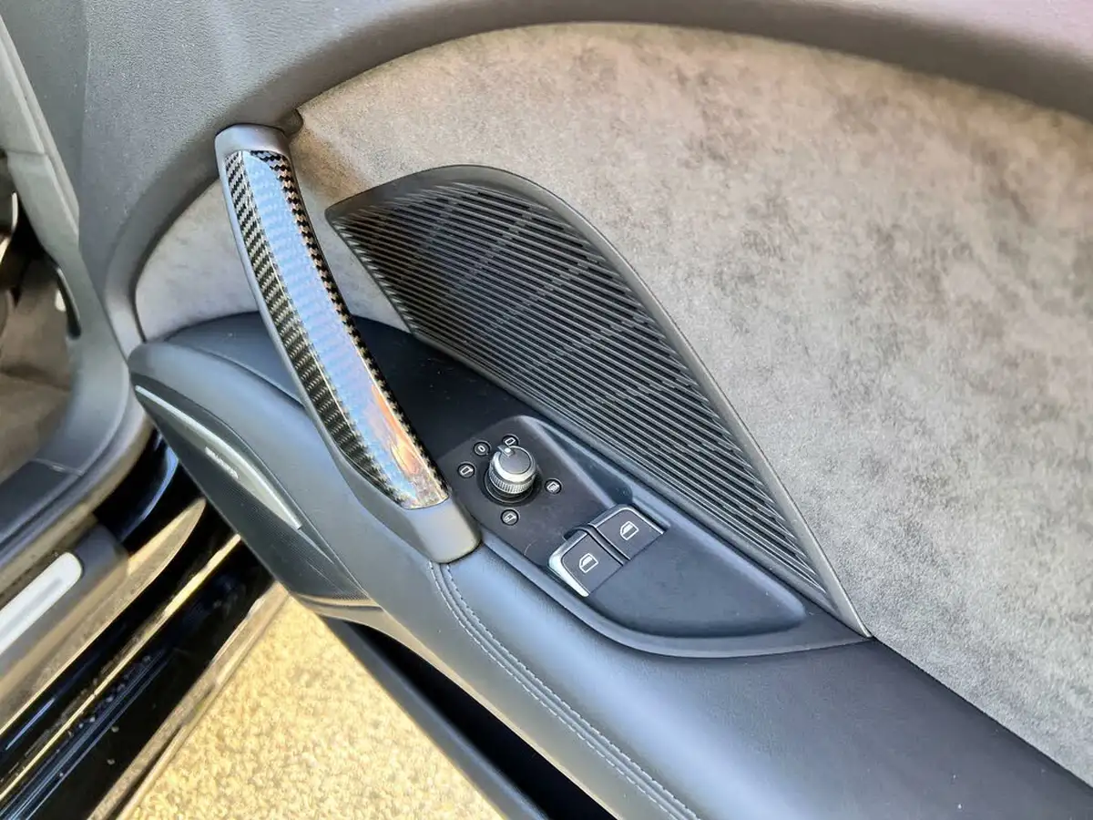 2020-audi-tt-roadster-25-tfsi-rs-audi-sport-edition-big-22