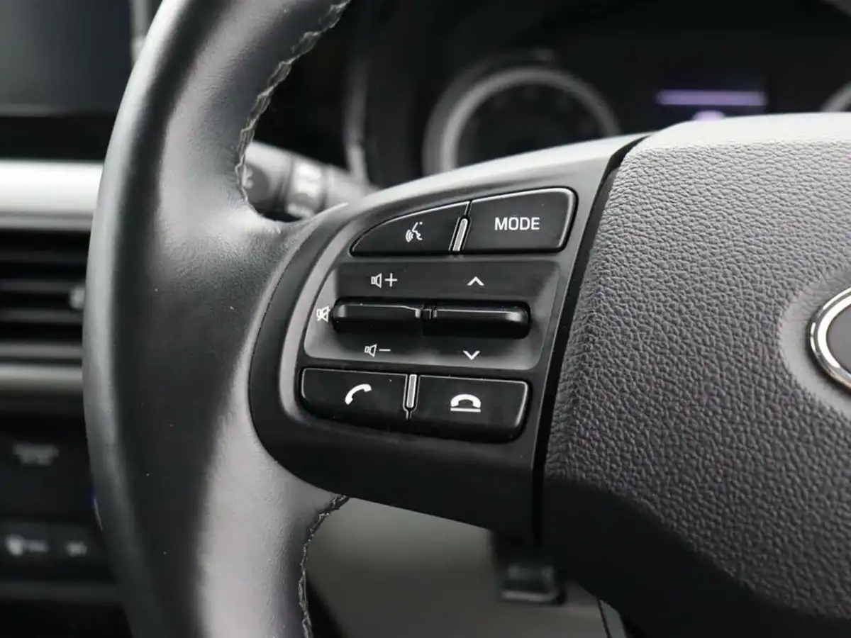 2021-hyundai-i10-10-premium-big-14