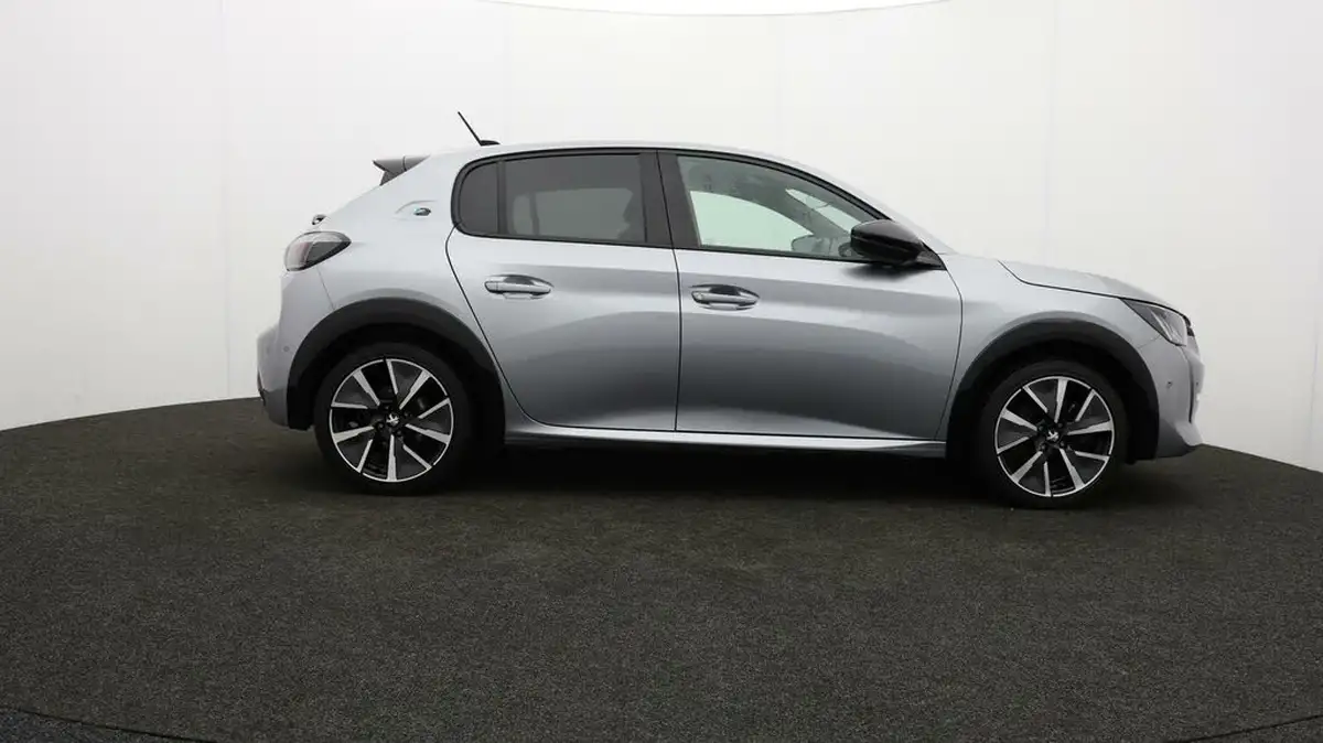2021-peugeot-208-e-gt-premium-big-31
