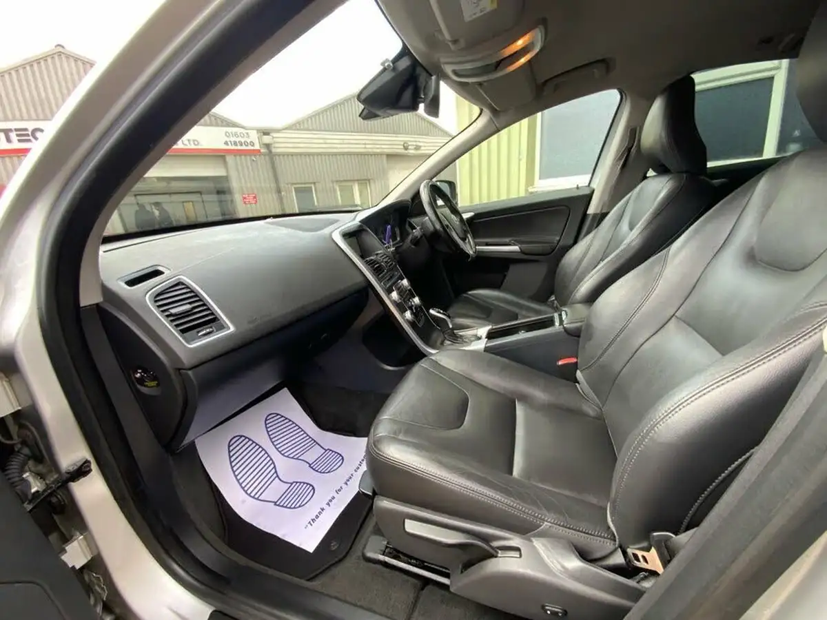 2015-volvo-xc60-20td-d4-se-lux-181bhp-nav-geartronic-big-4