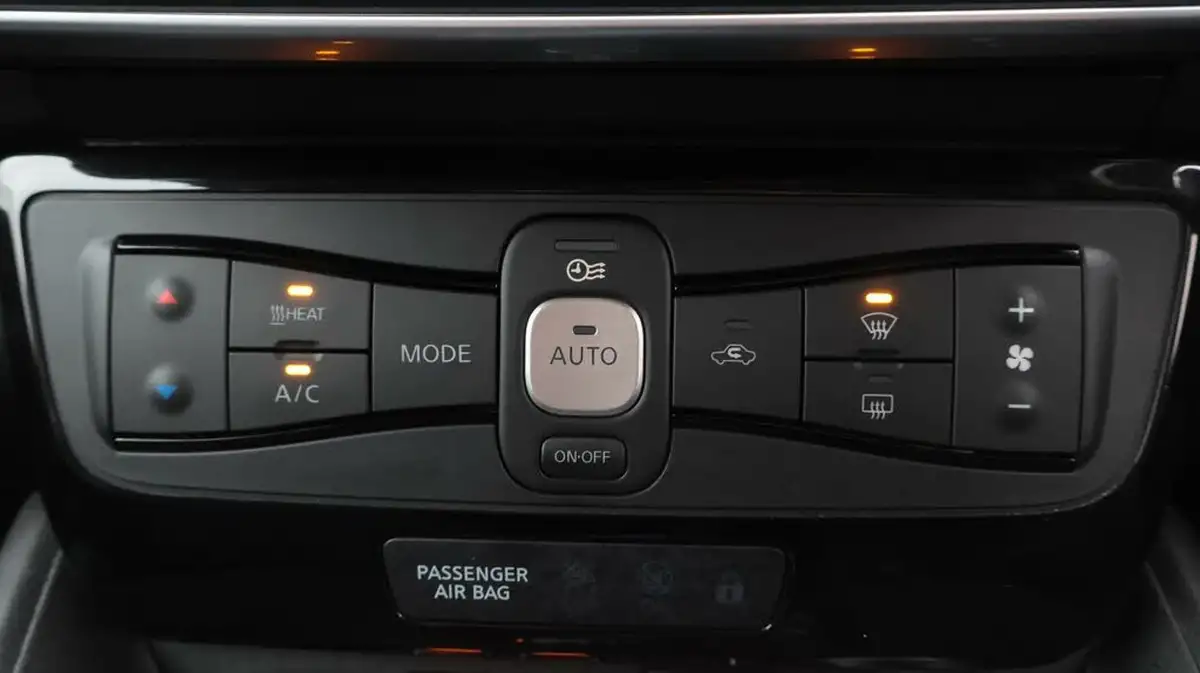 2022-nissan-leaf-e-n-connecta-39kwh-big-12