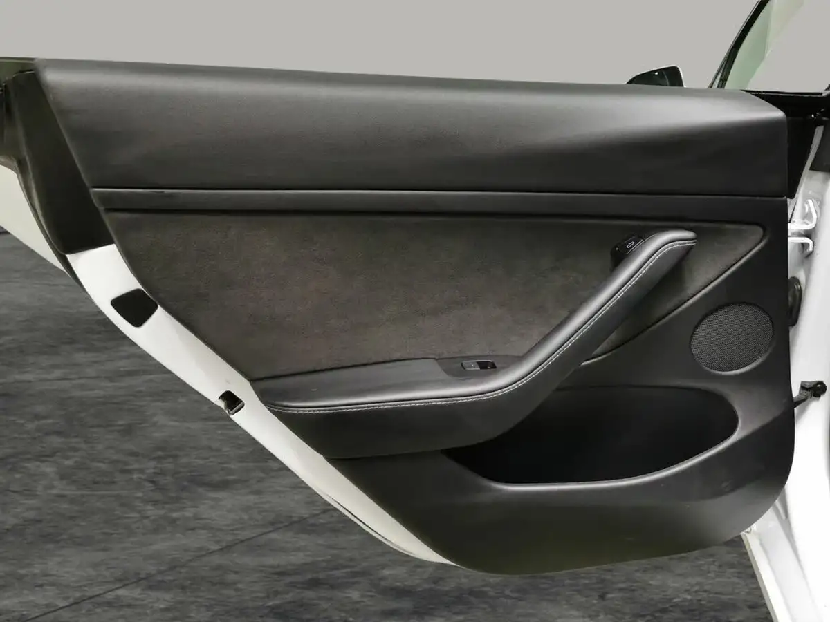 2022-tesla-model-3-e-long-range-big-27