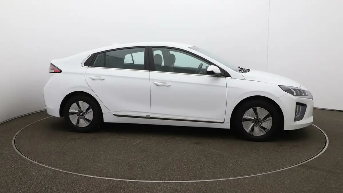 2021-hyundai-ioniq-16-gdi-premium-hybrid-big-41