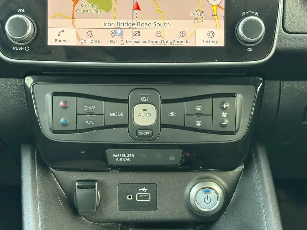 2019-nissan-leaf-e-acenta-big-40