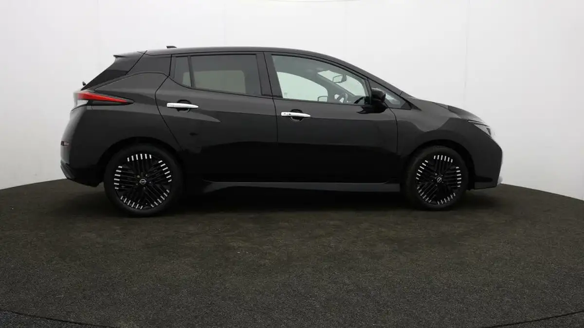 2022-nissan-leaf-e-tekna-39kwh-big-30