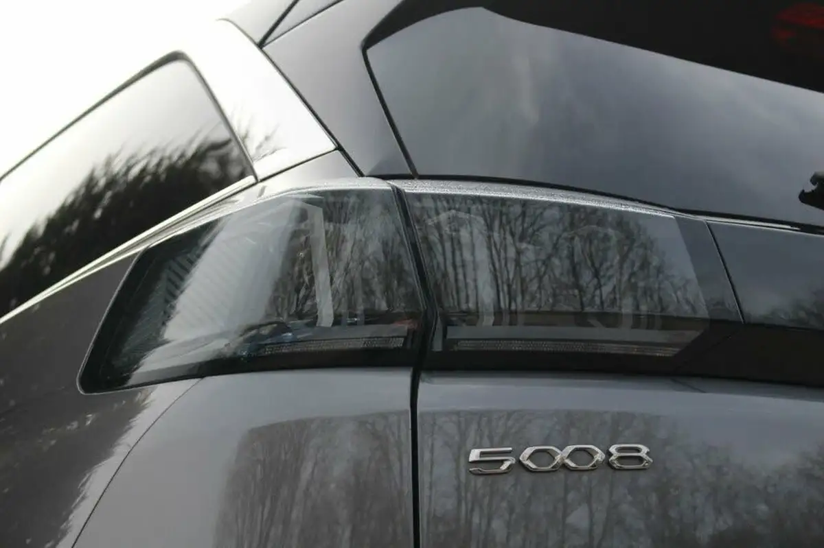 2021-peugeot-5008-suv-16-puretech-gt-big-44