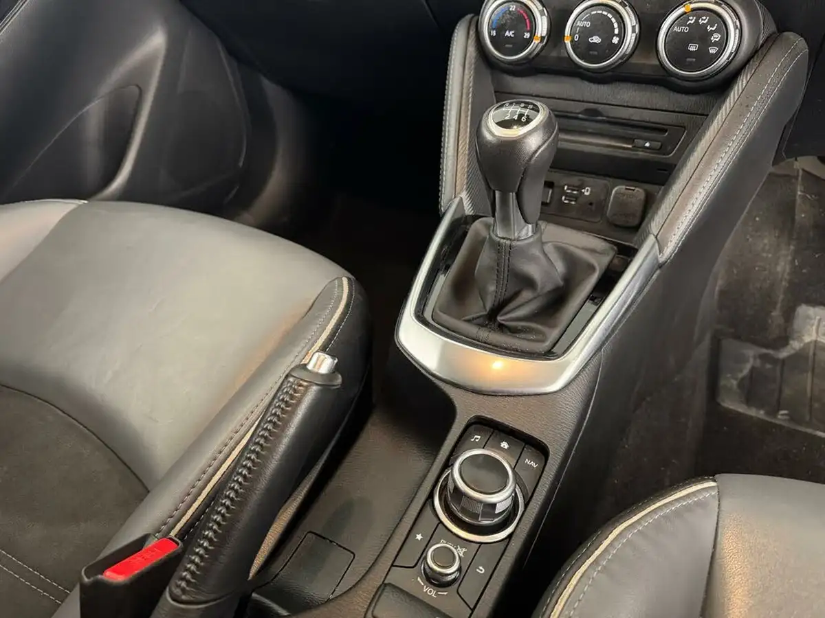 2021-mazda-mazda2-15-skyactiv-g-gt-sport-nav-light-stone-big-25