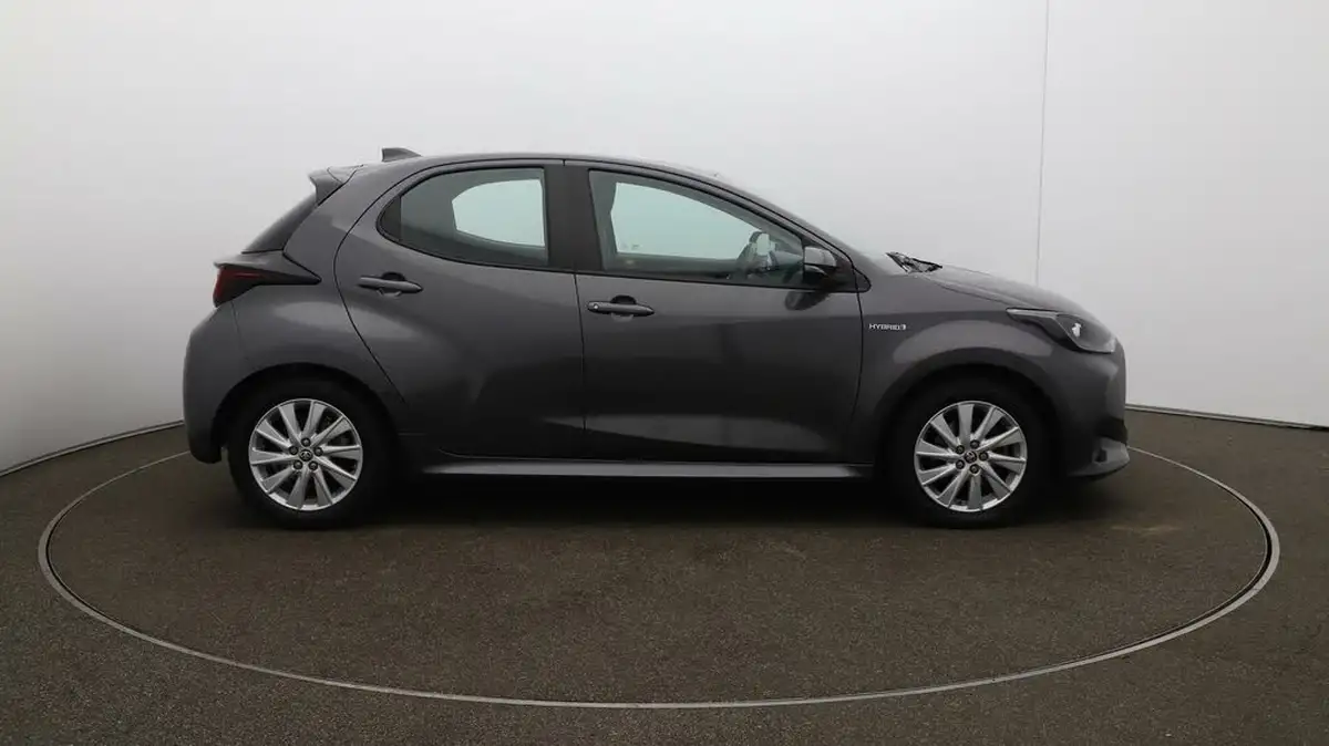 2021-toyota-yaris-15-vvt-i-icon-114bhp-hybrid-1490cc-e-cvt-big-47