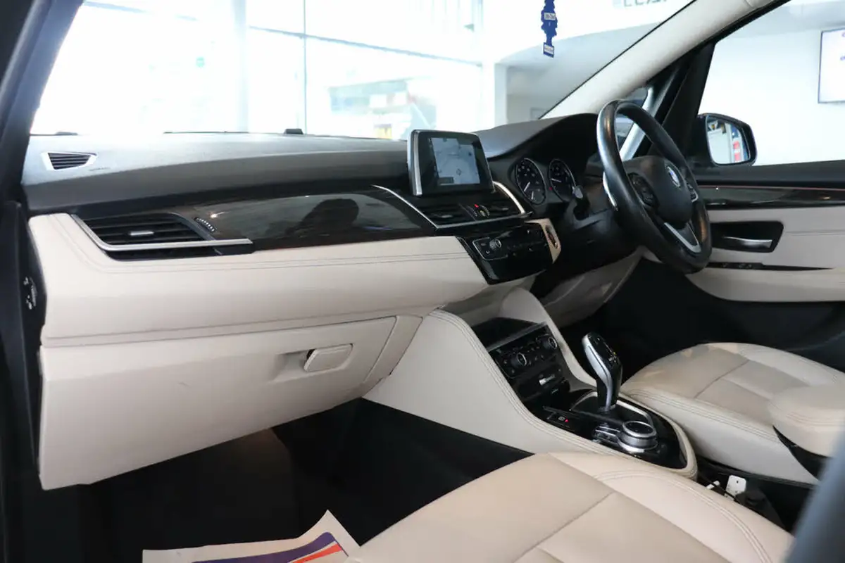 2019-bmw-2-series-20-220i-luxury-gran-big-37
