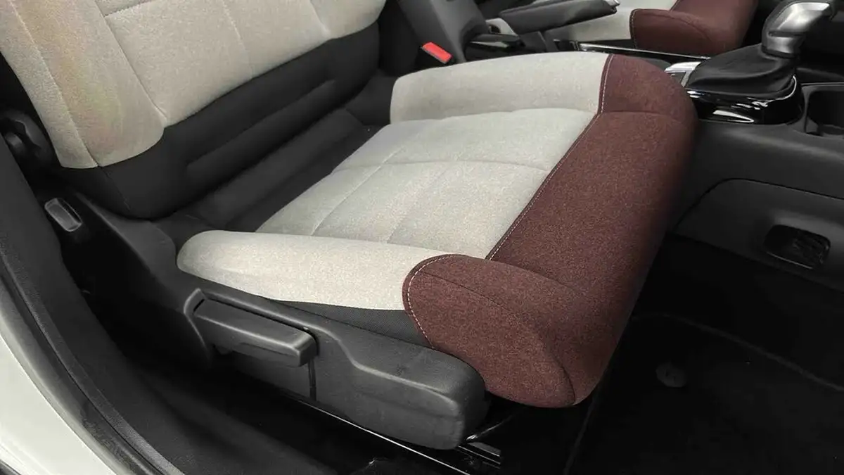 2018-citroen-c4-cactus-12-puretech-flair-110ps-eat6-big-30