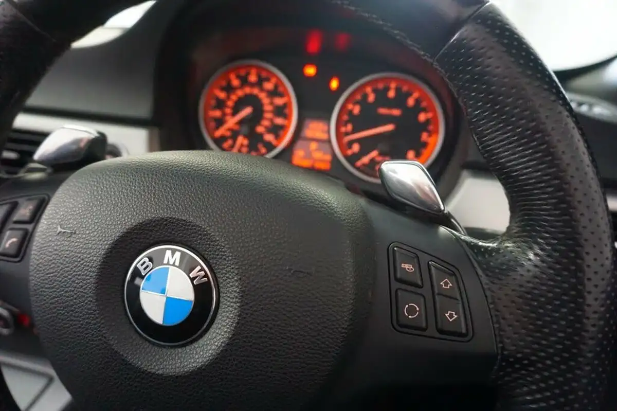 2010-bmw-3-series-30-325i-m-sport-highline-convertible-auto-big-31