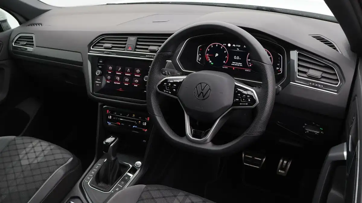 2021-volkswagen-tiguan-15-tsi-r-line-big-9