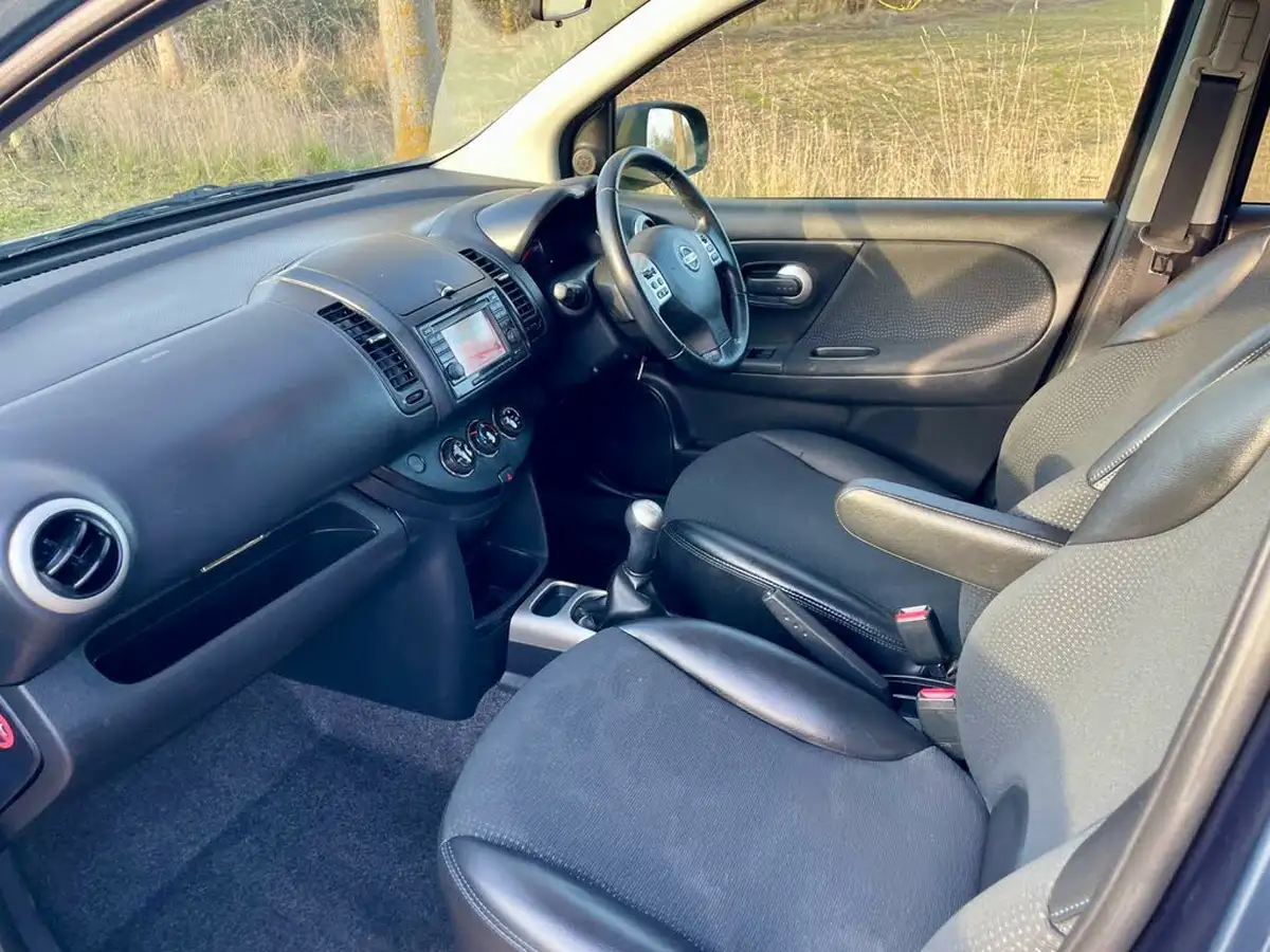 2012-nissan-note-14-n-tec-big-42