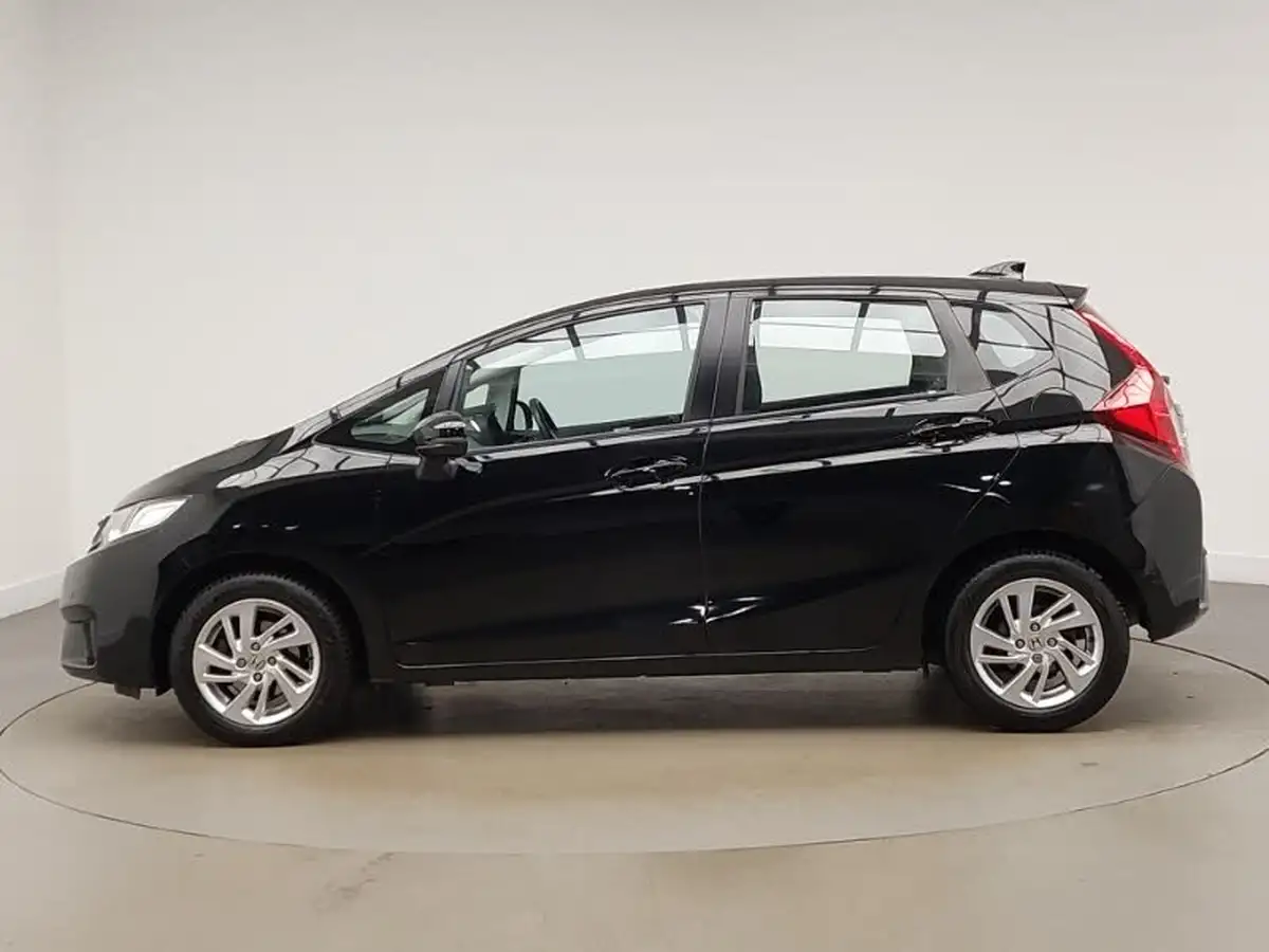 2016-honda-jazz-13-i-vtec-se-cvt-big-3
