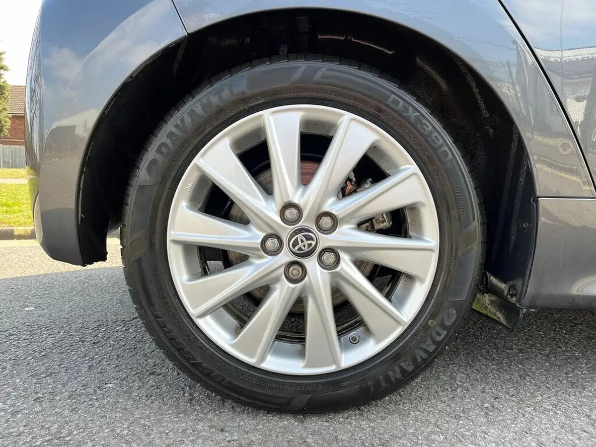 2021-toyota-yaris-15-vvt-i-icon-114bhp-hybrid-1490cc-e-cvt-big-14