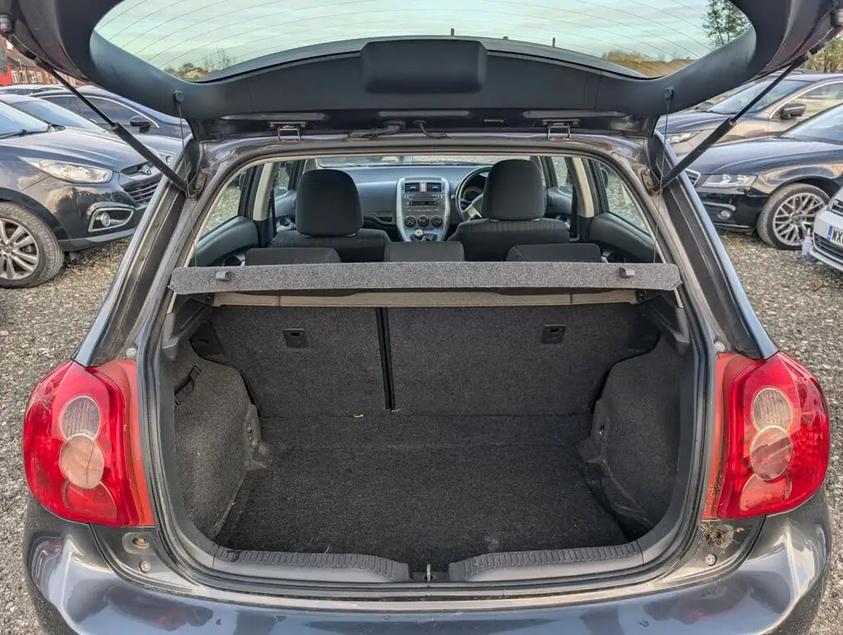 2007-toyota-auris-16-tr-vvt-i-5d-big-4